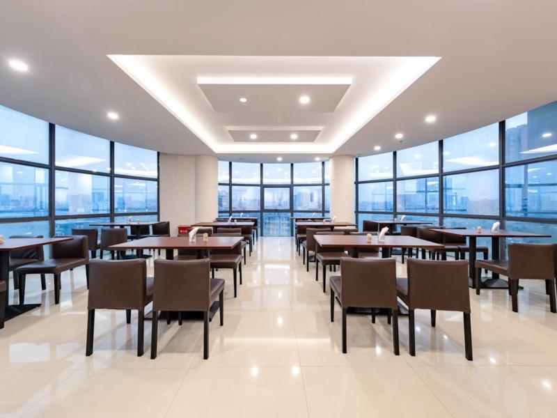 维也纳酒店深圳松岗沙江路店 外观 照片